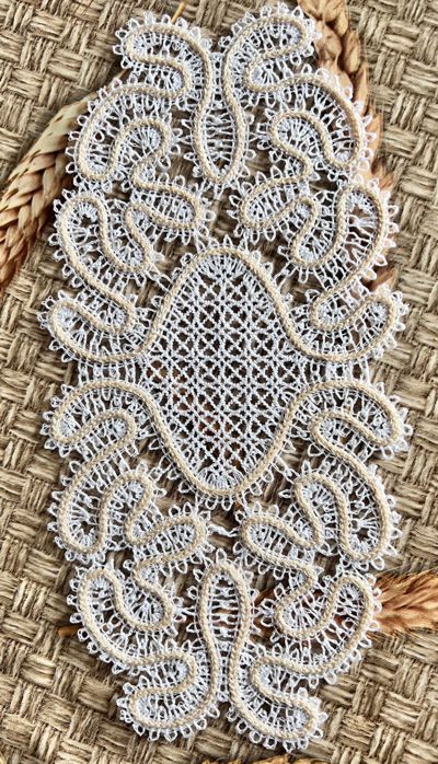 Freestanding Battenberg Oval Lace Doily