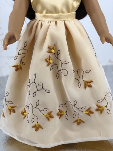 A close-up of the skirt.