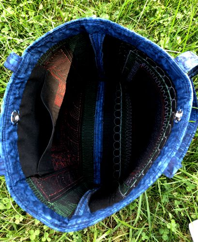 The inside view of the bag.